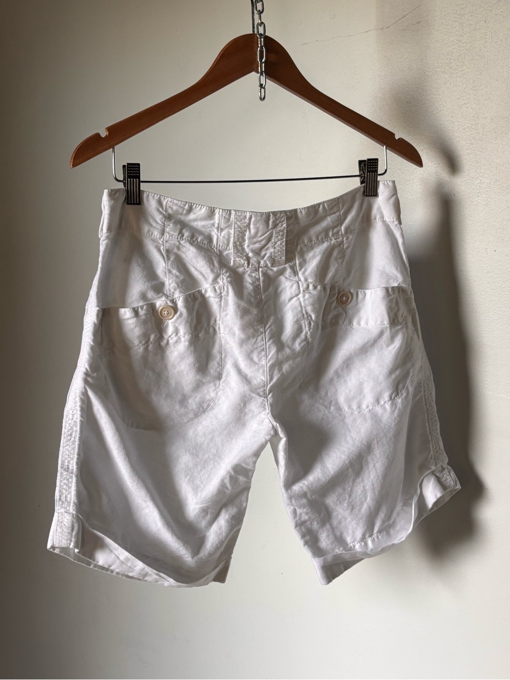 James Perse Drop Waist White Cotton Bermuda Shorts - Picture 4 of 15